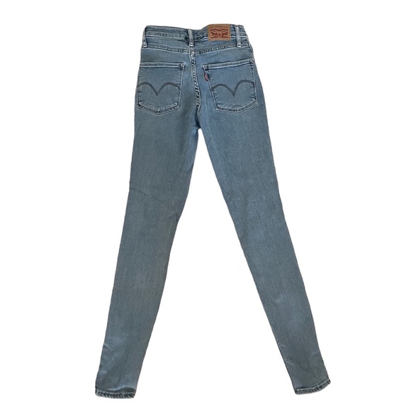 Levi’s 721 High-Rise Skinny Jeans - Picture 5 of 7